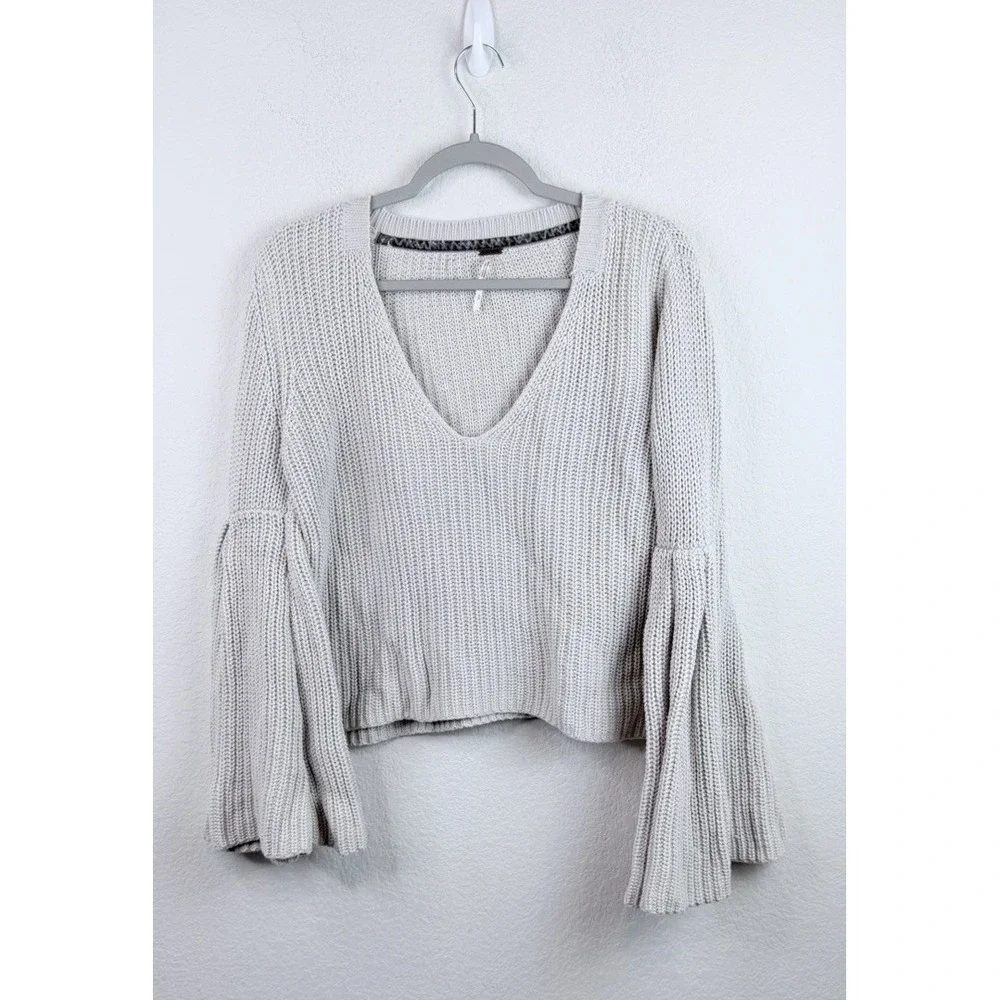 Free People Damsel Sweater Women's M Ivory Bell Sleeve Chunky Knit V Neck Boho